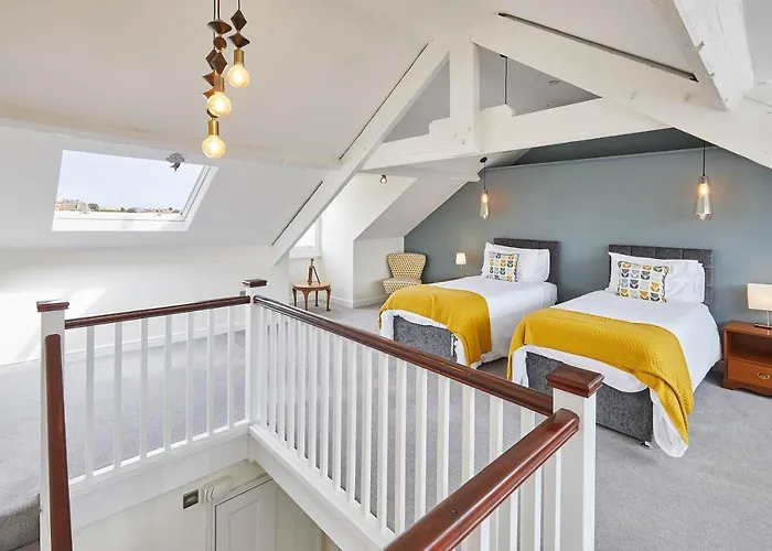 Host & - One Mulgrave Place * Whitby