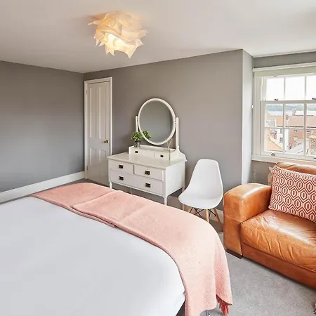 Host & - One Mulgrave Place * Whitby