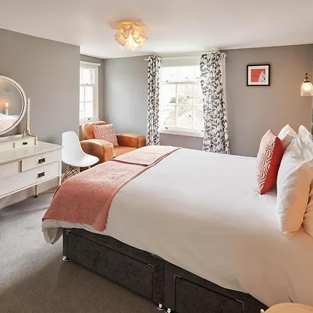 Host & - One Mulgrave Place *