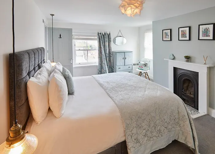 Host & - One Mulgrave Place